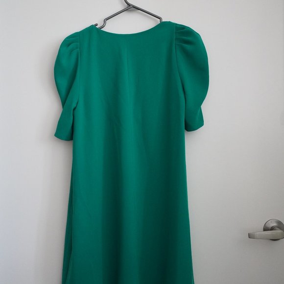 Beautiful green dress Zara) - Picture 3 of 12